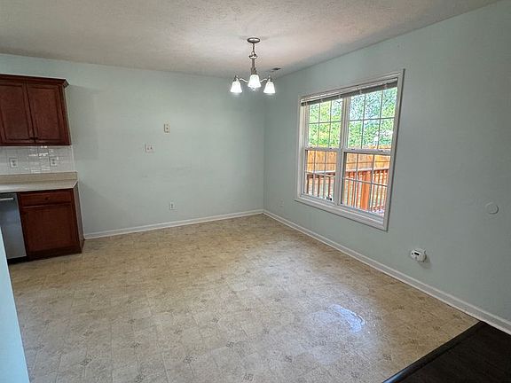 4th image of 665 Americana Dr