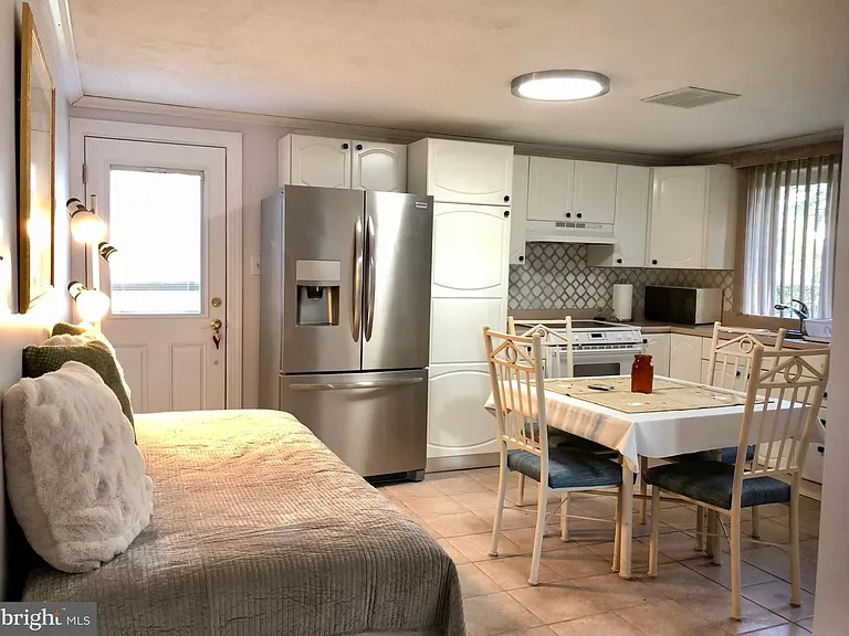 717 Milmont Ave — Photo 18