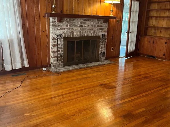 525 Pelzer Dr, Mount Pleasant, SC 29464