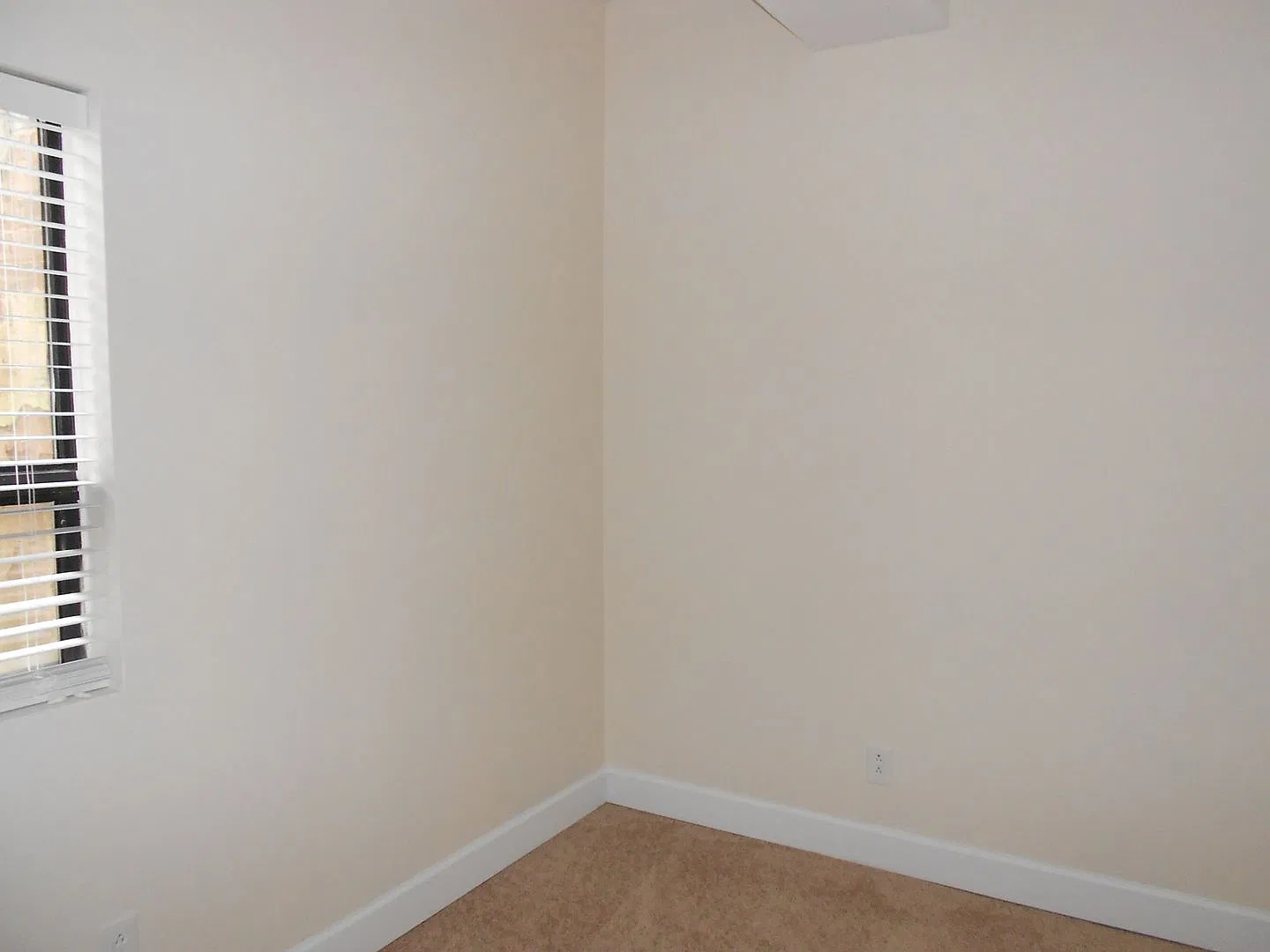 131 E Broad St — Photo 4