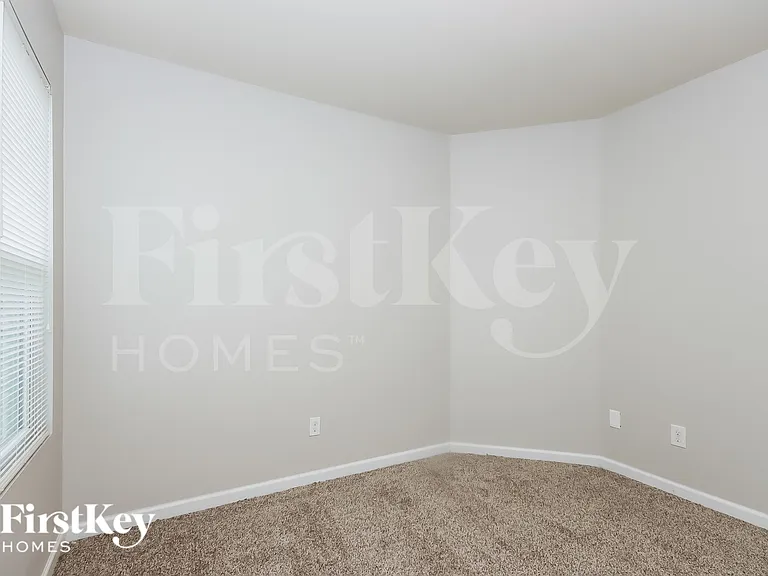 532 Ellingsworth Ln — Photo 13
