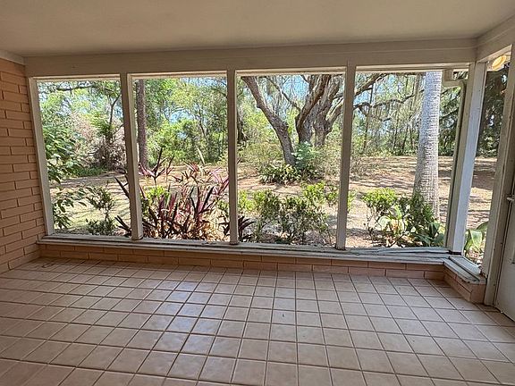 3rd image of 2227 Country Club Dr