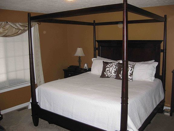 5th image of 8795 New Country Dr