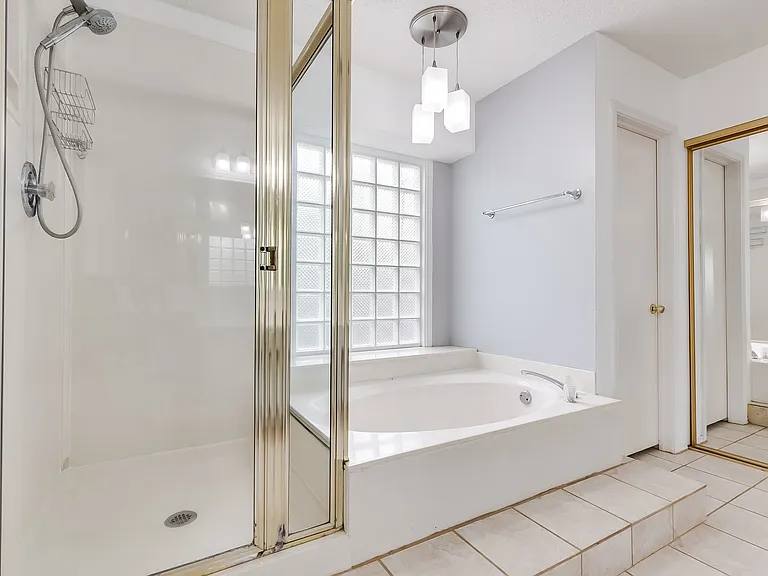 2106 Heather Dr — Photo 19
