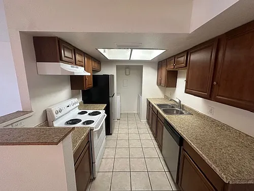 4608 W Maryland Ave #113 Photo 1