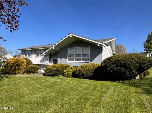 1111 Robin Ln, Duncansville, PA 16635
