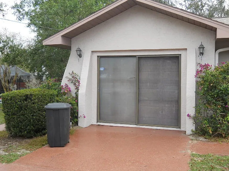 6247 Spring Hill Dr — Photo 2