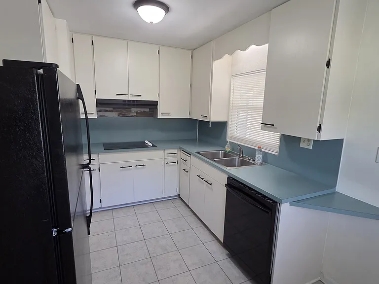 2711 SE 7th Ave — Photo 3