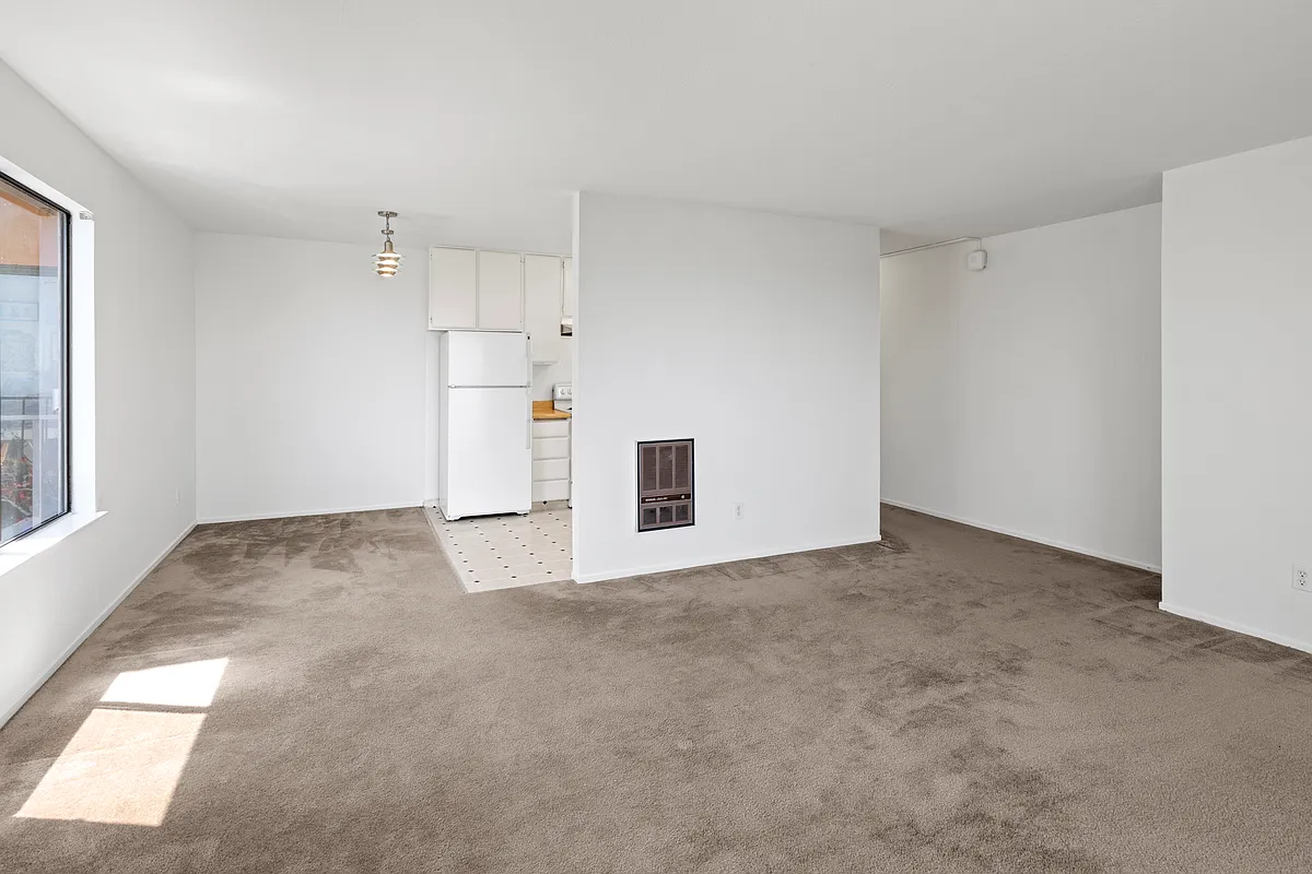 Building Photo - 98 Parkridge Dr #202
