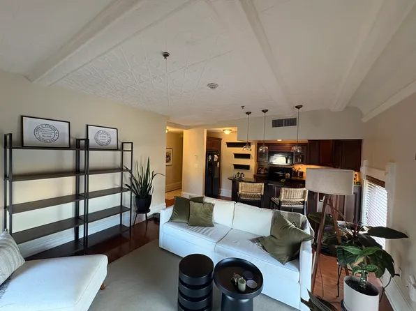 445 5th St APT 302, Columbus, IN 47201