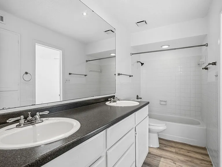 2729 Hurstview Dr — Photo 17