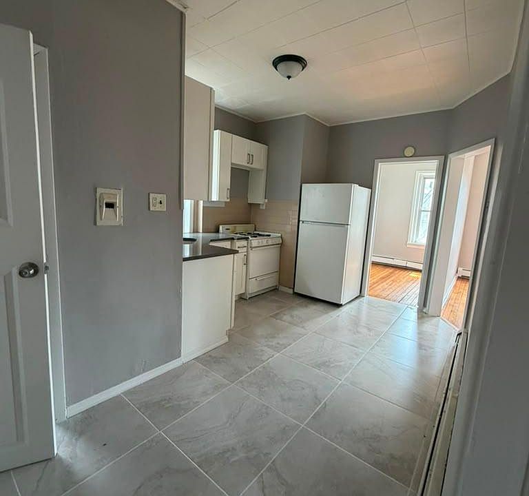 1st image of 232 Inslee Pl #2R
