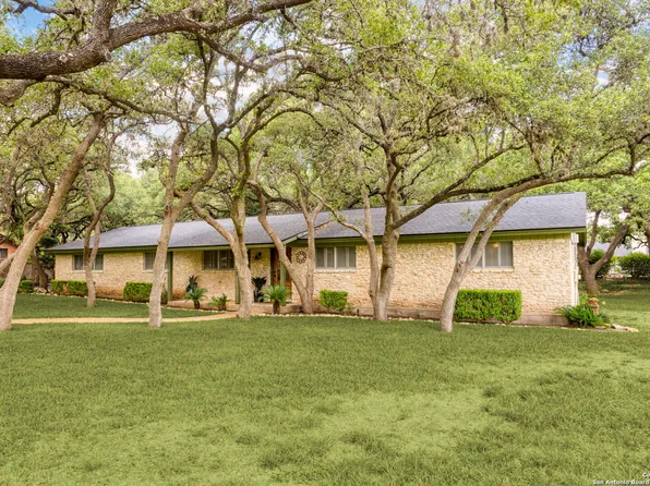 239 Donella Dr, Hollywood Park, TX 78232