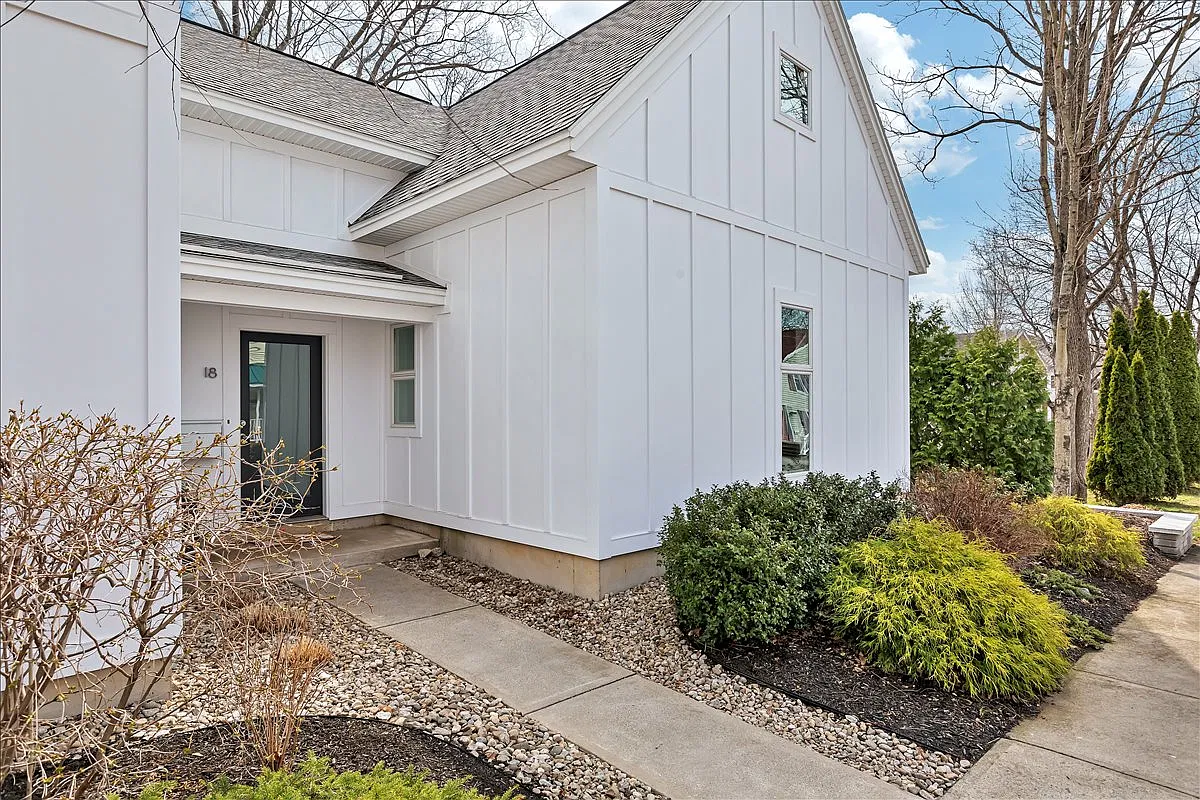 3 bed, 2915 sqft, $40,000 — Photo 4