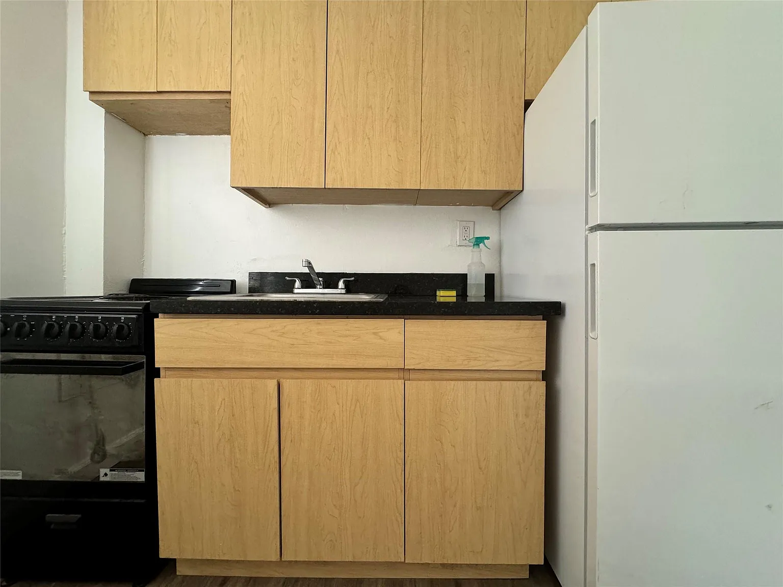 Studio, 1.0 bath, 300 sqft, $1,375 — Photo 4