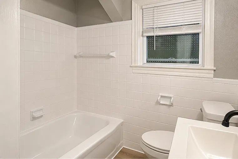 3 bed, 831 sqft, $1,375 — Photo 4