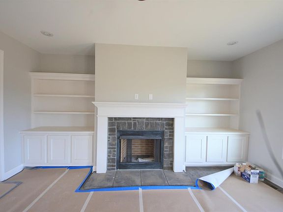 4th image of 161 Tuscany Dr