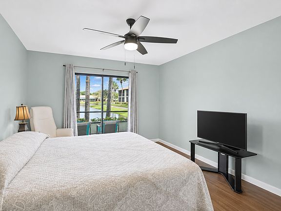 4th image of 7892 Willow Springs Drive #1517
