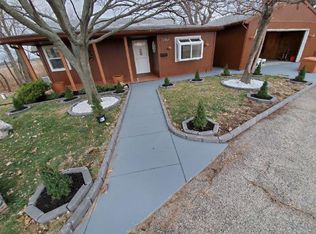 21484 North Dr, Havana, IL 62644