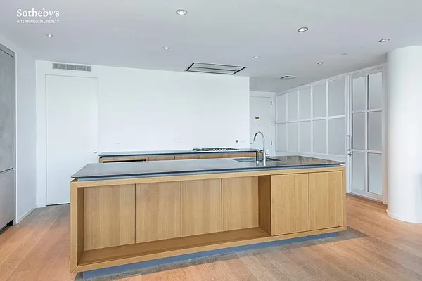 Rented by Sotheby's International Realty | media 19