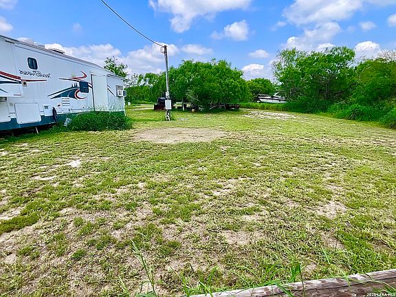 2nd image of 106 LENETTE DR LOT 18&19