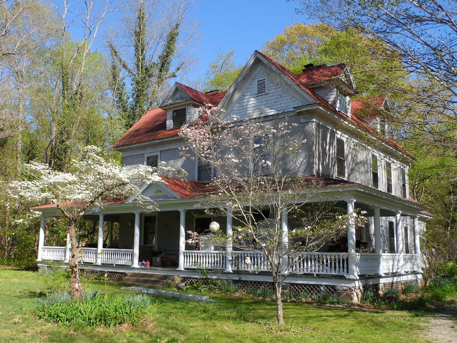 433 Lance Ave, Hot Springs, NC 28743 | Zillow