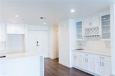 4th image of 56 E Duarte Rd #319