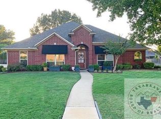 5617 Deerwood Dr, Texarkana, AR 71854