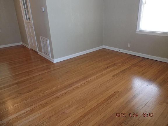 4th image of 7320 N Shore Dr