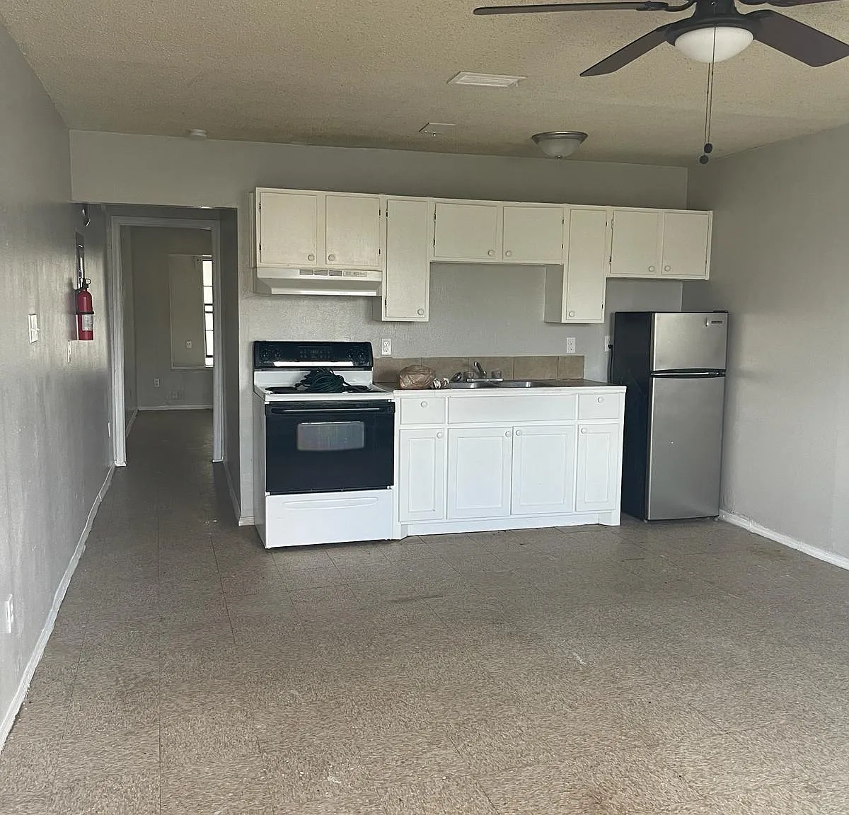 102 South Holland Avenue - 0 — Photo 1