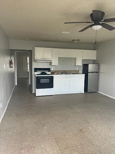 102 S Holland Ave Photo 1