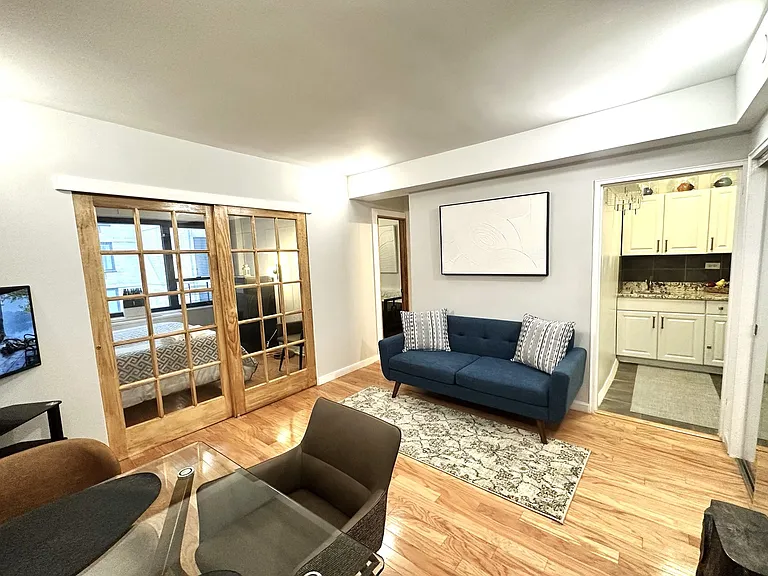 210 E 47th St #8SB — Photo 2