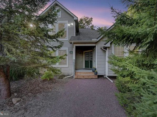 179 Hawthorne Ct, Tannersville, PA 18372