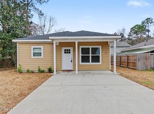 2705 N 11th St, Ocean Springs, MS 39564