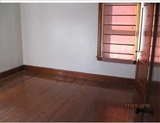 Building Photo 4