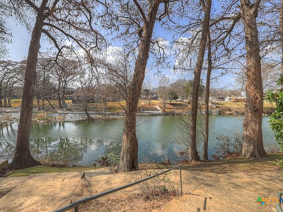 2nd image of 1247 Gruene Rd #203