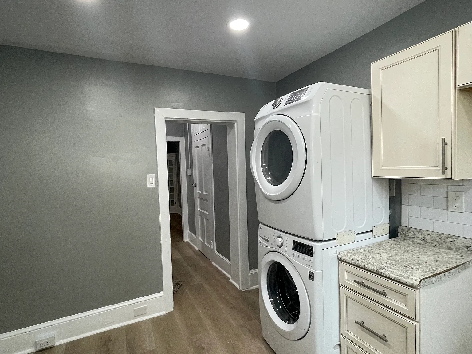 2 bed, $1,300 — Photo 1