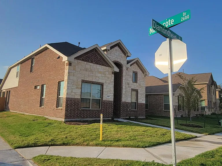 9901 Diamondhead Dr — Photo 28