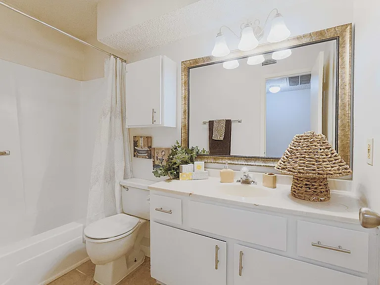 Meadow Ridge Apartments — Photo 9