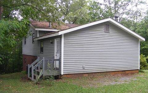 2nd image of 107 Independence Cir