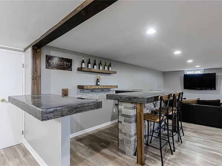 2 Kennedy Cir — Photo 13
