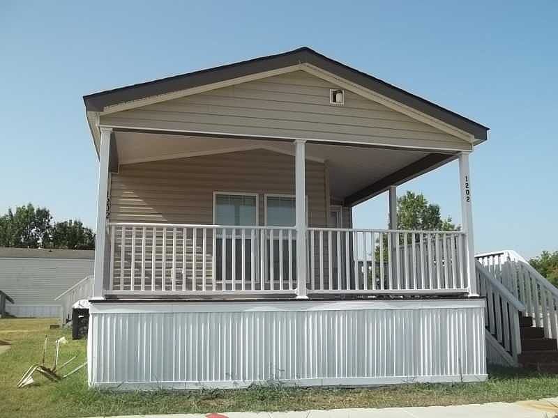 1st image of 1202 Swan Dr #1202S