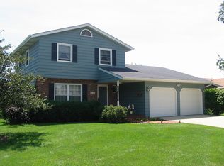 818 Bannock Rd, Dundee, IL 60118