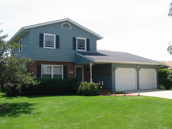 818 Bannock Rd, Dundee, IL 60118
