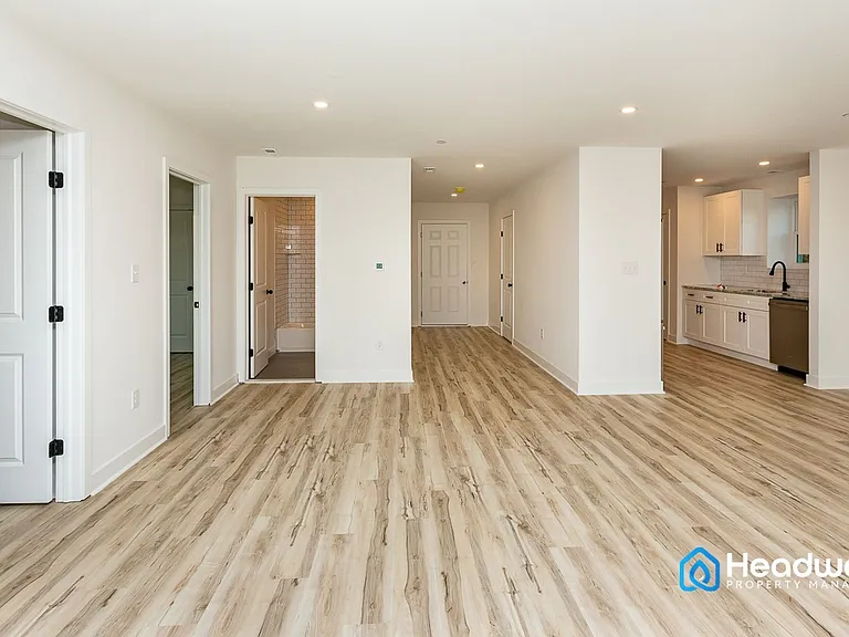 44 Yale Ave — Photo 26