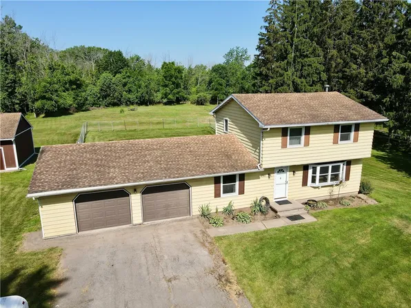 4911 Redman Rd, Brockport, NY 14420