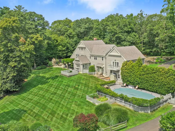 627 Hoydens Hill Road, Fairfield, CT 06824