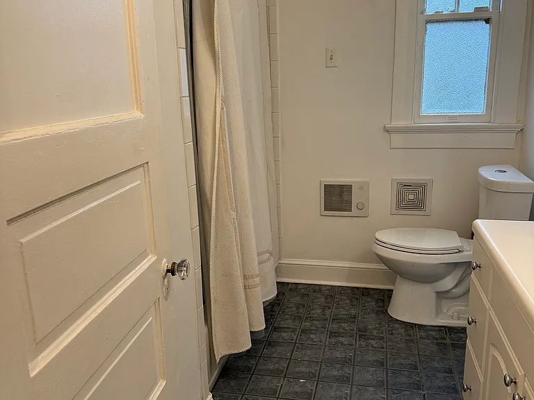 1515 Webster St #A — Photo 5