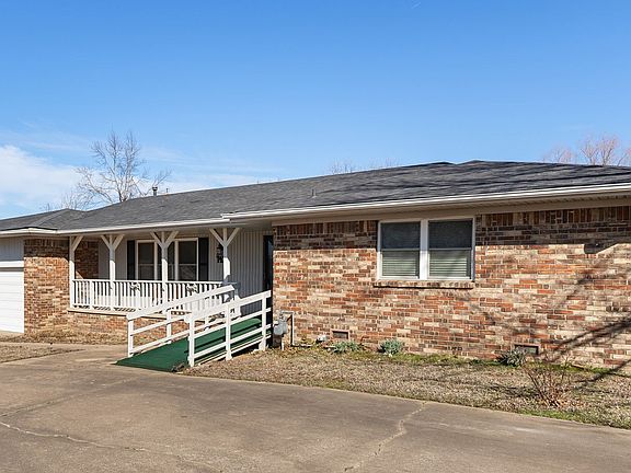 3rd image of 742 Christmas Ln