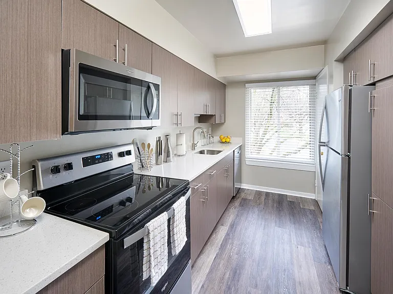 Seneca Place — Photo 6